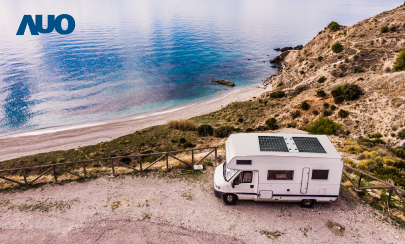 「可撓輕量化太陽光電板SunCurva」使用輕量特殊耐候型複合板取代傳統太陽能板的玻璃前板，不僅降低70%重量，每米平方僅3Kg；具有抗衝擊性能及通過電磁相容性測試，可應用於交通運輸工具，如露營車、遊艇等